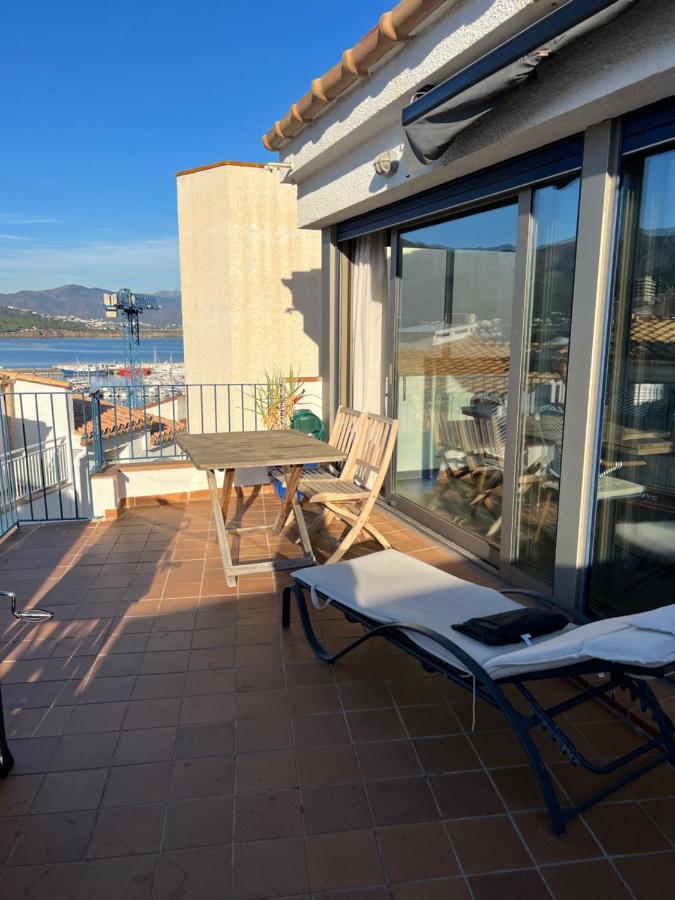 Big Family House In The Center Of El Port De La Selvaアパートメント エクステリア 写真