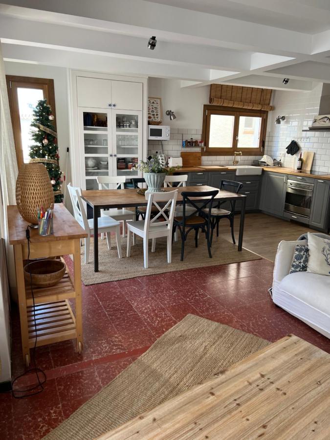 Big Family House In The Center Of El Port De La Selvaアパートメント エクステリア 写真