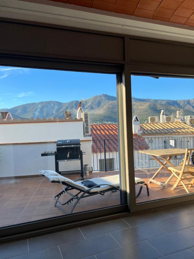 Big Family House In The Center Of El Port De La Selvaアパートメント エクステリア 写真