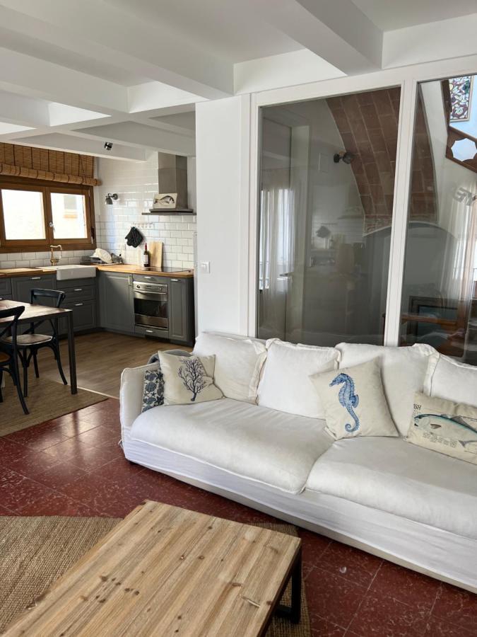 Big Family House In The Center Of El Port De La Selvaアパートメント エクステリア 写真