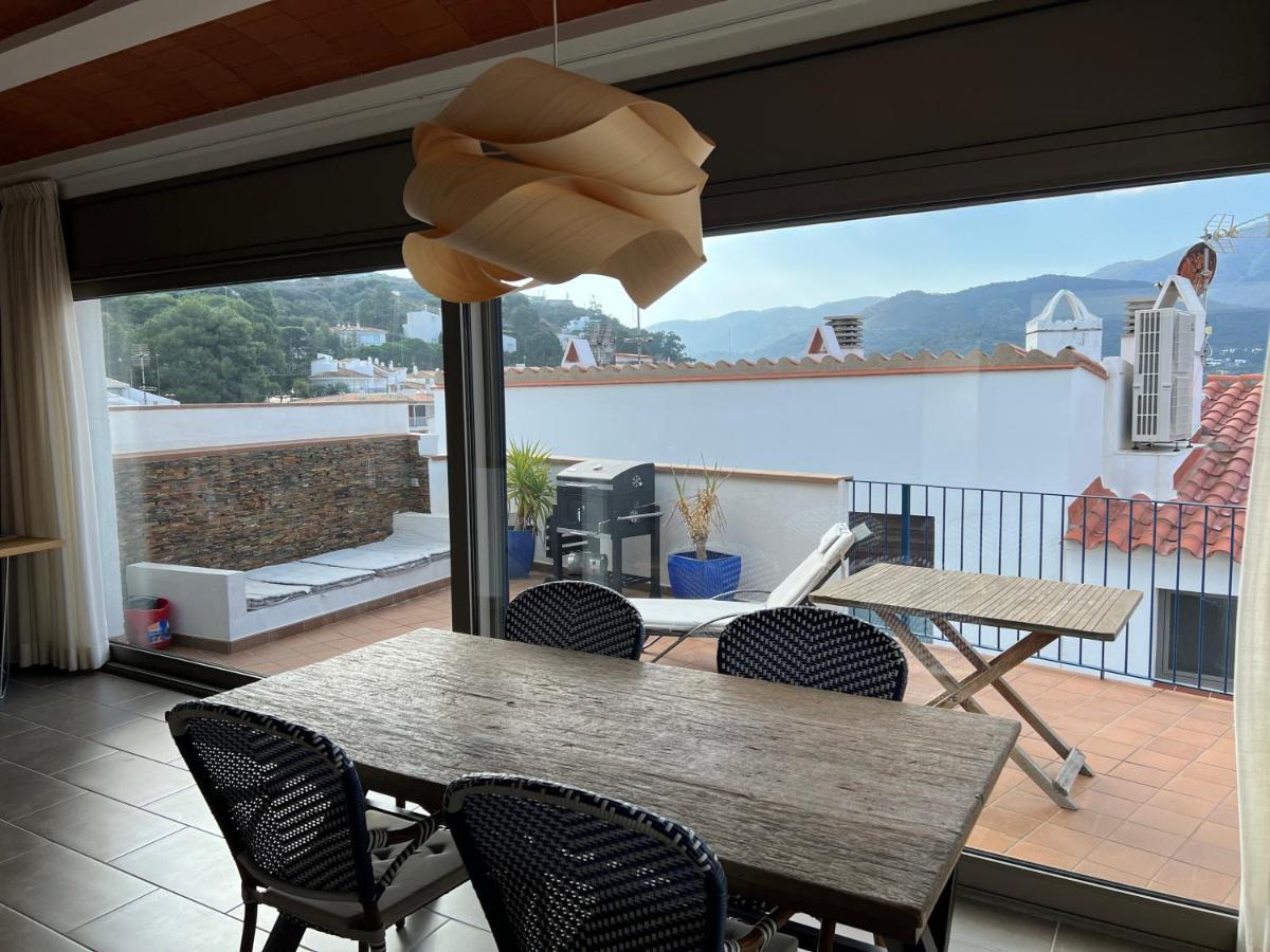 Big Family House In The Center Of El Port De La Selvaアパートメント エクステリア 写真